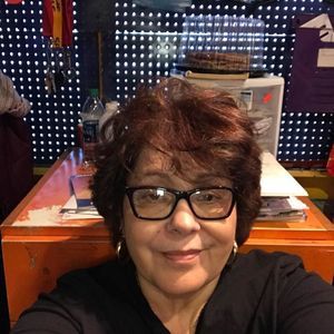 Meet your Posher, Iris